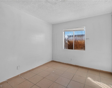3421 Lillis Circle - Photo Thumbnail 9