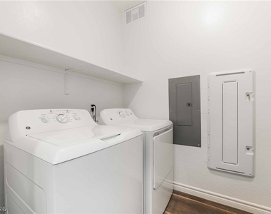 2555 Hampton Road - Photo Thumbnail 20