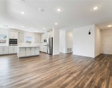 2555 Hampton Road - Photo Thumbnail 5
