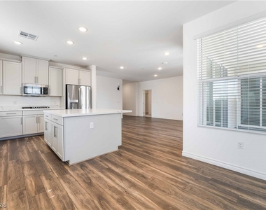 2555 Hampton Road - Photo Thumbnail 16