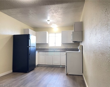1709 S Fairfield Avenue - Photo Thumbnail 1