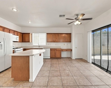10406 Morning Drop Avenue - Photo Thumbnail 3
