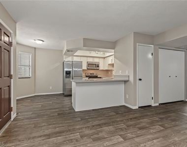 7904 Esterbrook Way - Photo Thumbnail 5