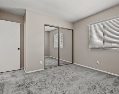 7904 Esterbrook Way - Photo Thumbnail 13