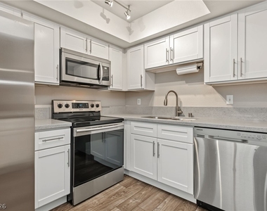7904 Esterbrook Way - Photo Thumbnail 8