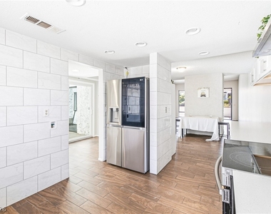 3143 Sonata Drive - Photo Thumbnail 8