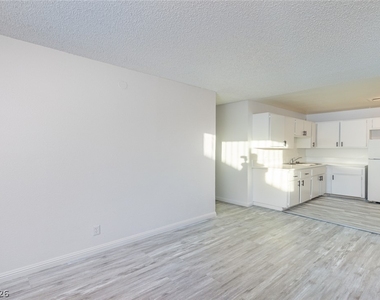 6992 Kepler Drive - Photo Thumbnail 15