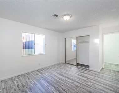 6992 Kepler Drive - Photo Thumbnail 9