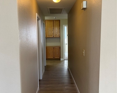 2226 Crown Valley Lane - Photo Thumbnail 17