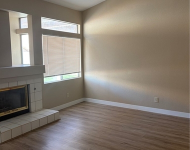 2226 Crown Valley Lane - Photo Thumbnail 10