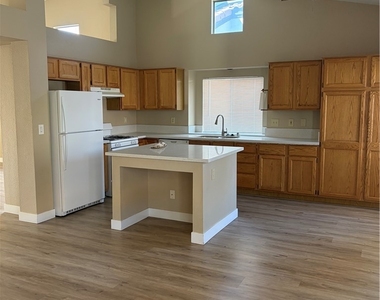 2226 Crown Valley Lane - Photo Thumbnail 12