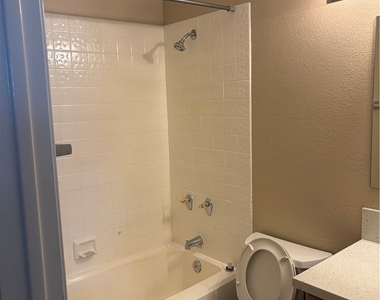 2226 Crown Valley Lane - Photo Thumbnail 18