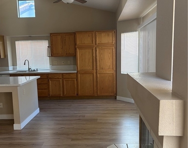 2226 Crown Valley Lane - Photo Thumbnail 11