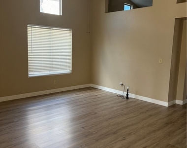 2226 Crown Valley Lane - Photo Thumbnail 4
