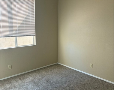 2226 Crown Valley Lane - Photo Thumbnail 25