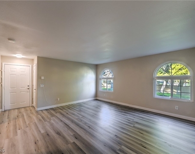 3145 E Flamingo Road - Photo Thumbnail 5