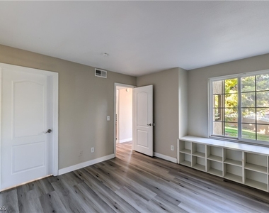 3145 E Flamingo Road - Photo Thumbnail 15