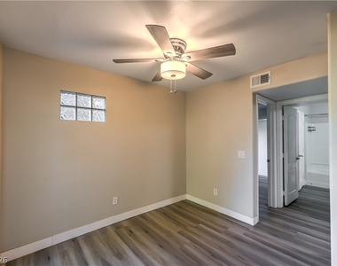 3145 E Flamingo Road - Photo Thumbnail 10