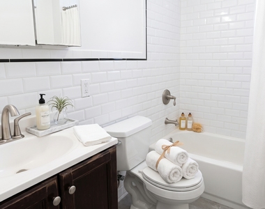 1795 Riverside Drive - Photo Thumbnail 5