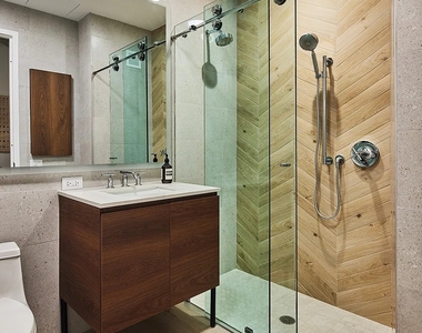 339 West 38th Street - Photo Thumbnail 5