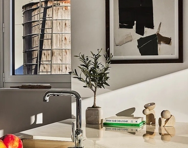 339 West 38th Street - Photo Thumbnail 3