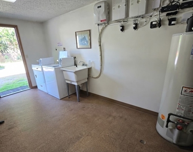 66 Knowlton Avenue - Photo Thumbnail 16