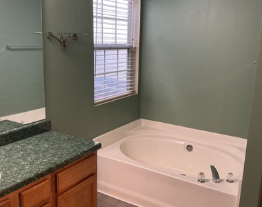 1690 New Orleans Way - Photo Thumbnail 14