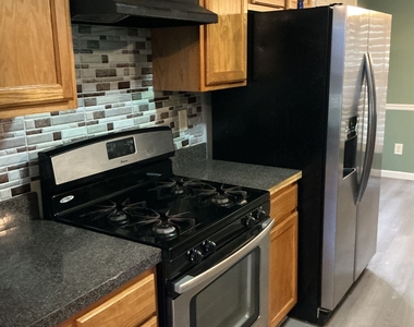 1690 New Orleans Way - Photo Thumbnail 5