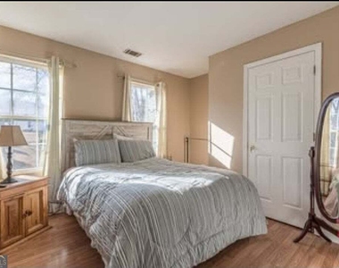 2288 Cypress Point Way - Photo Thumbnail 14