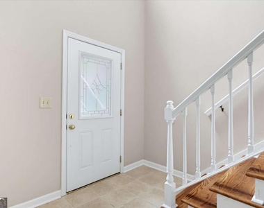 2100 Winsburg Drive Nw - Photo Thumbnail 3