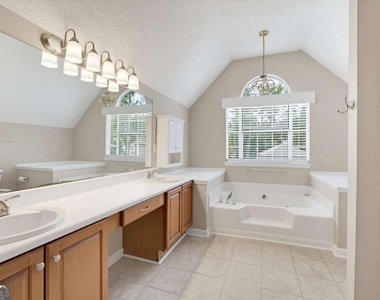 2100 Winsburg Drive Nw - Photo Thumbnail 20