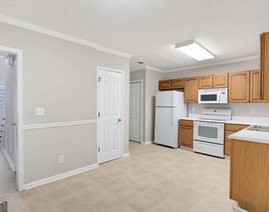 2100 Winsburg Drive Nw - Photo Thumbnail 12
