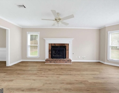 2100 Winsburg Drive Nw - Photo Thumbnail 5