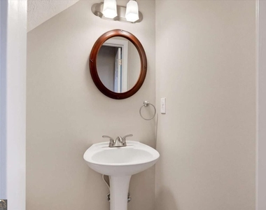 2100 Winsburg Drive Nw - Photo Thumbnail 15