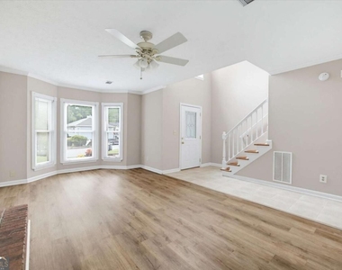 2100 Winsburg Drive Nw - Photo Thumbnail 7