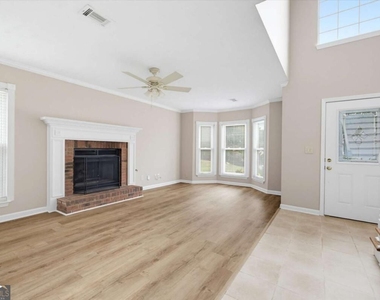 2100 Winsburg Drive Nw - Photo Thumbnail 6