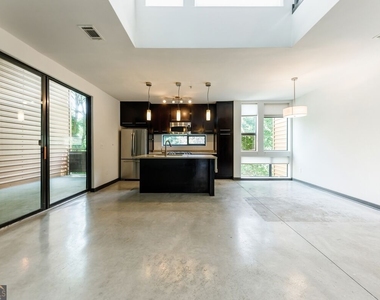972 Dekalb Avenue Ne - Photo Thumbnail 9