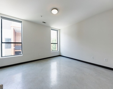 972 Dekalb Avenue Ne - Photo Thumbnail 13
