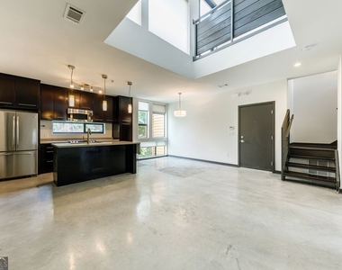 972 Dekalb Avenue Ne - Photo Thumbnail 1
