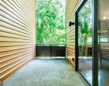 972 Dekalb Avenue Ne - Photo Thumbnail 11