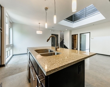 972 Dekalb Avenue Ne - Photo Thumbnail 8