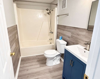 220 Sandy Springs Place - Photo Thumbnail 6