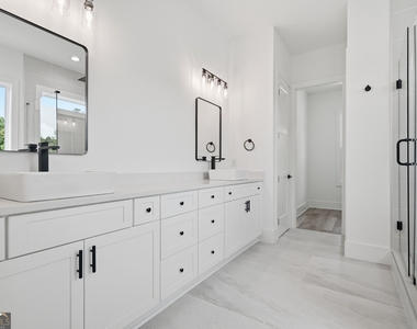 5676 Meadow View Drive - Photo Thumbnail 30