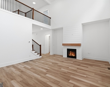 5676 Meadow View Drive - Photo Thumbnail 8