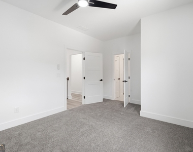 5676 Meadow View Drive - Photo Thumbnail 39