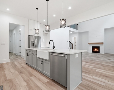 5676 Meadow View Drive - Photo Thumbnail 13
