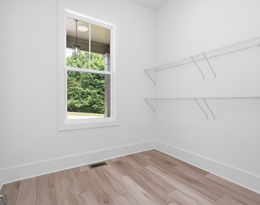 5676 Meadow View Drive - Photo Thumbnail 32