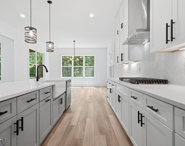 5676 Meadow View Drive - Photo Thumbnail 15