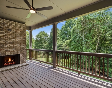 5676 Meadow View Drive - Photo Thumbnail 25