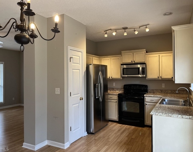 214 Piedmont Drive - Photo Thumbnail 15
